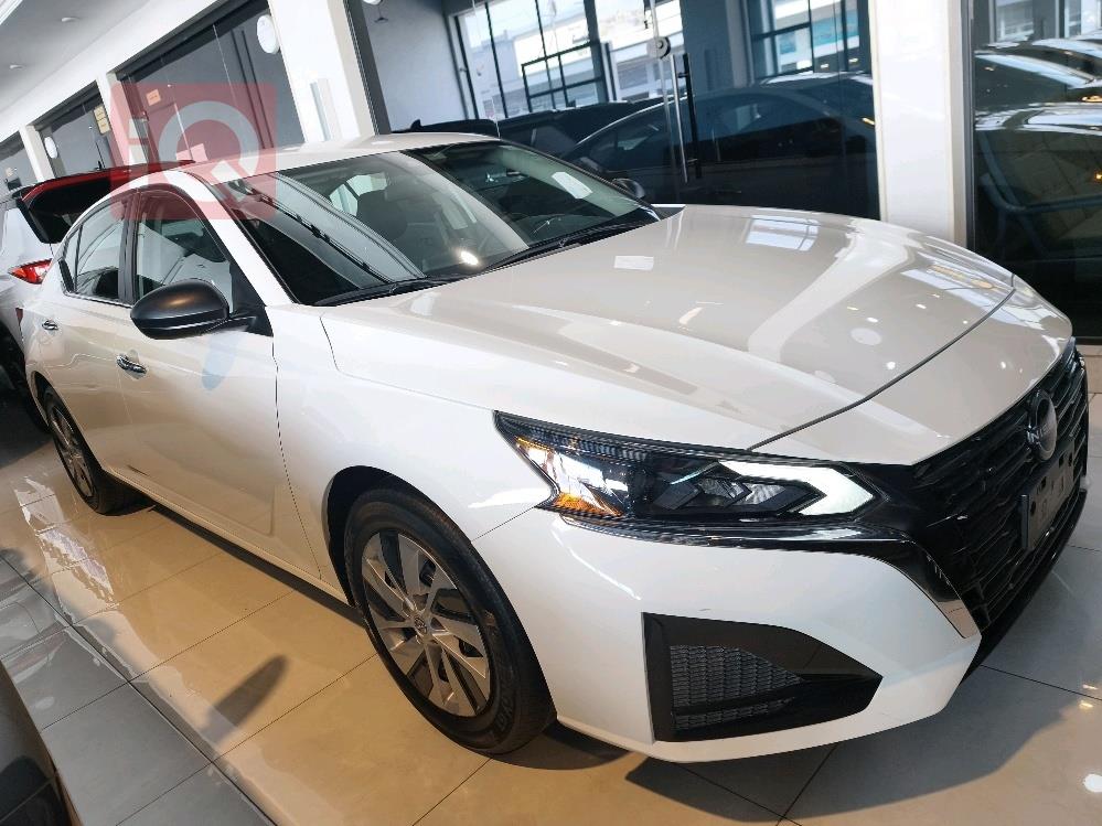 نيسان ألتيما